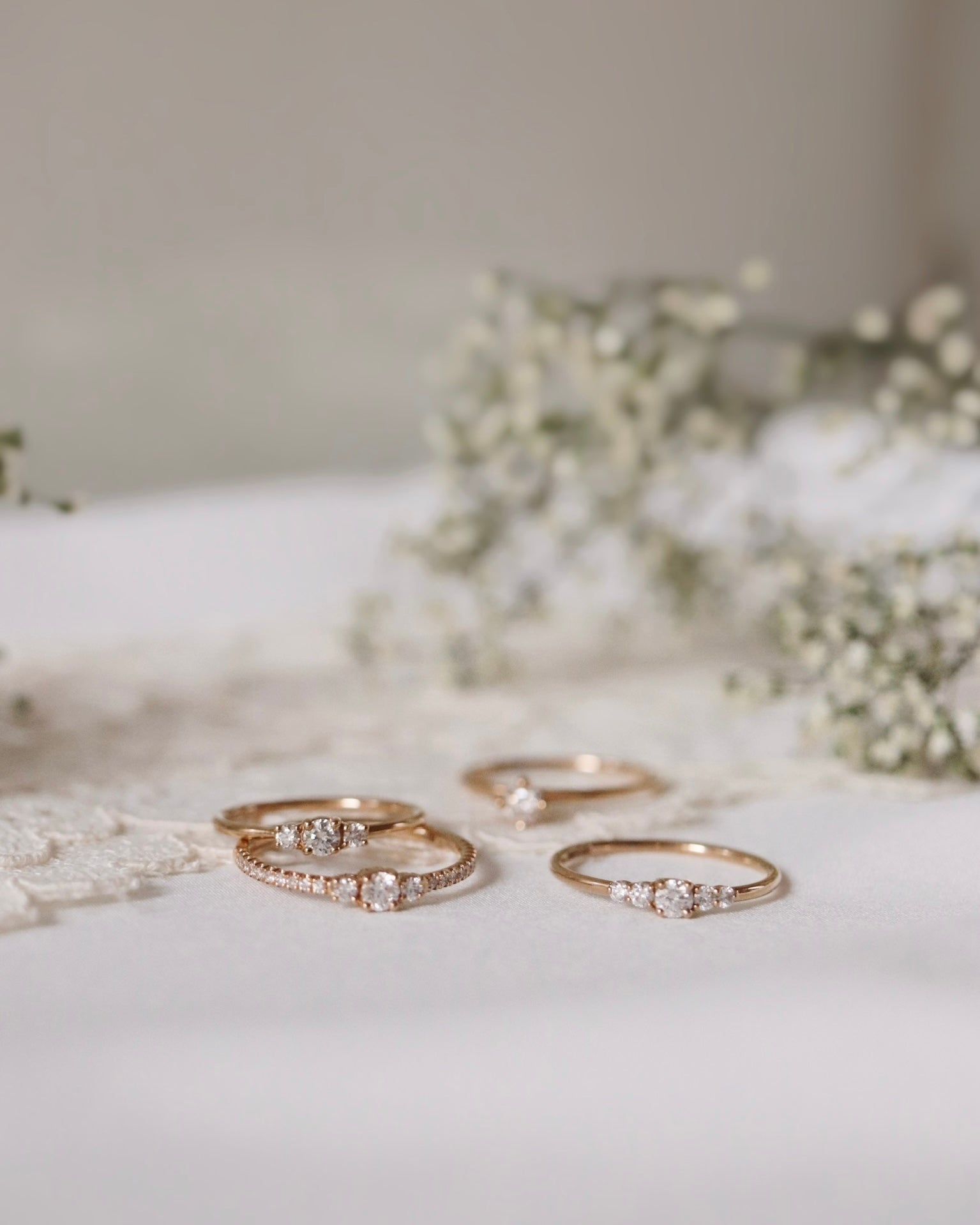 Minimalistic Diamond Engagement Rings