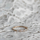 Amelias Minimalistiska Baguetteband med Briljanter - Topptäckt