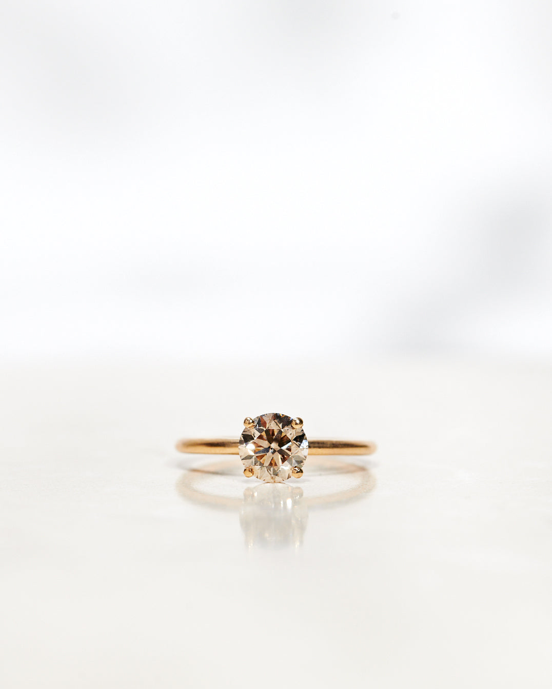 Sandsynligvis ebbe tidevand lugt Low Set Solitaire Ring with Champagne Diamond– mumbaistockholm